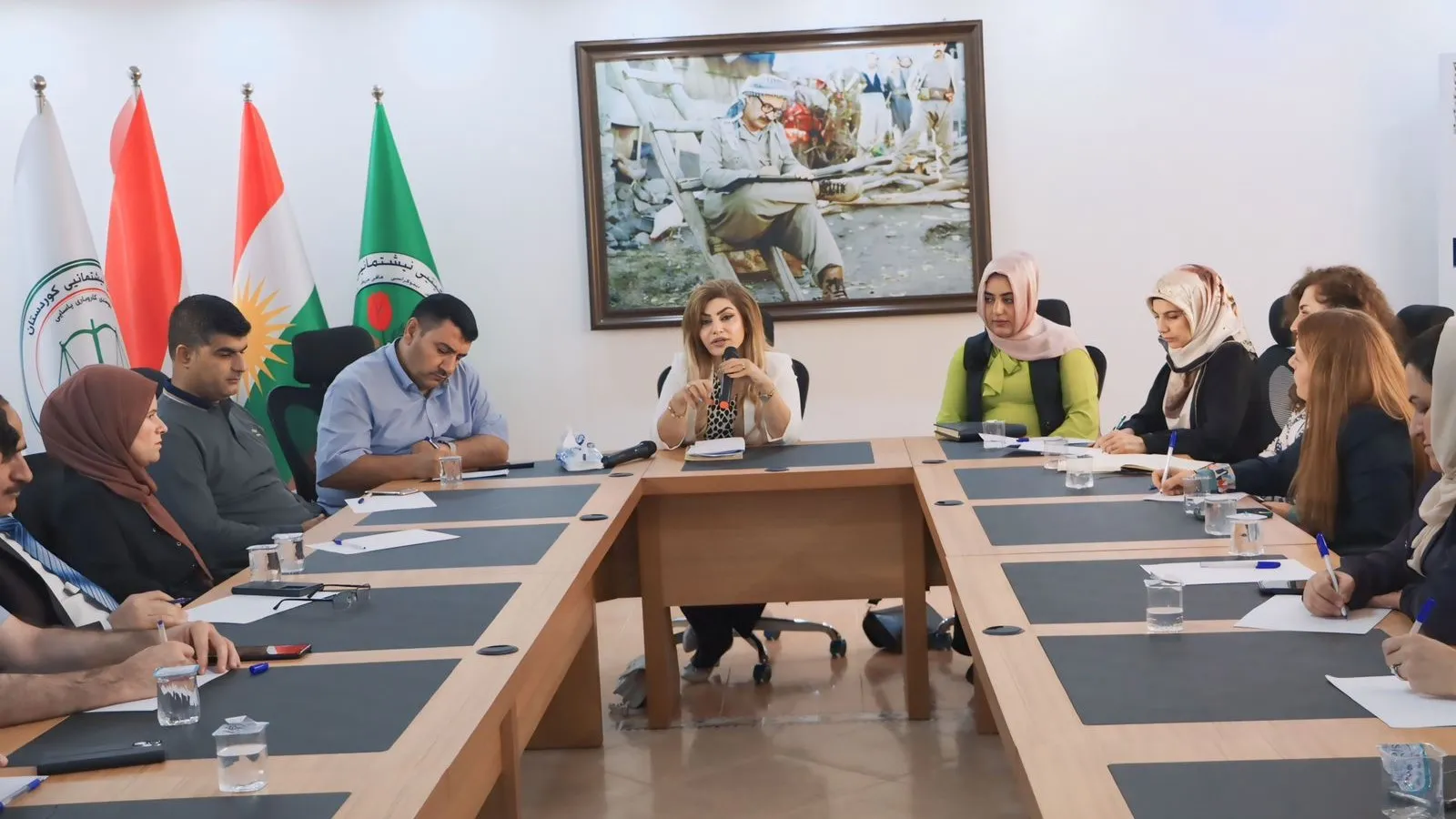 له‌ سیمینارێکی ناوەندی کاروباری یاسایی رەوتی مامەڵەکانی دادنوسی لەژێر ڕۆشنایی یاسای ژمارە (33)ی ساڵی 1998 ی بەرکار لە  هەرێمی كوردستان ، خرایه‌ڕوو